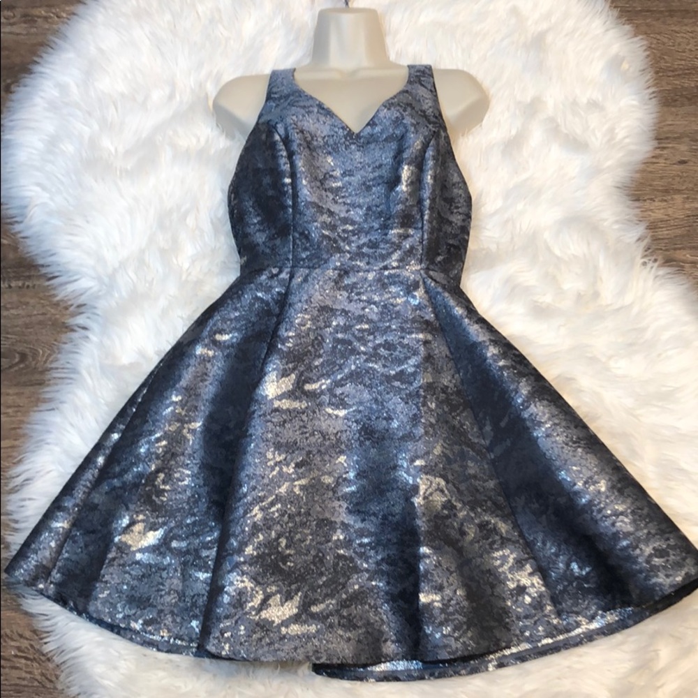 Design Lab Metallic Halter Cocktail Dress NWT - Picture 5 of 8